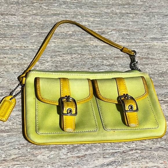 Coach vintage green and mustard color wristlet with 2 front pockets - Picture 12 of 15
